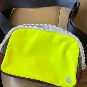 Lululemon everywhere belt bag